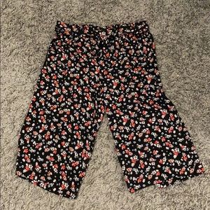 Torrid Black Floral Challis Culotte Pant size 3